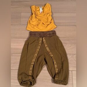 Disney size 4 girls Yellow Top and Olive Green Pants Set no stains or wear